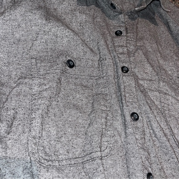 Button up shirt - Picture 2 of 6